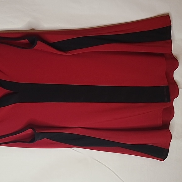 PerSeption Concept Sleeveless V Neck Dressy Shirt - Red with Black Trim - Picture 5 of 8